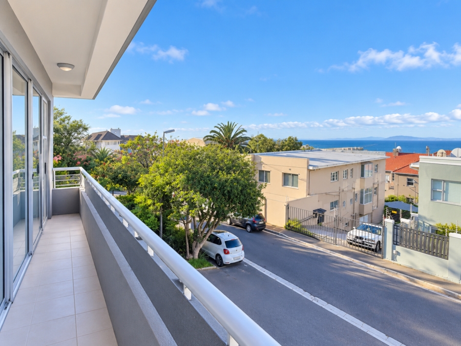 To Let 1 Bedroom Property for Rent in Green Point Western Cape